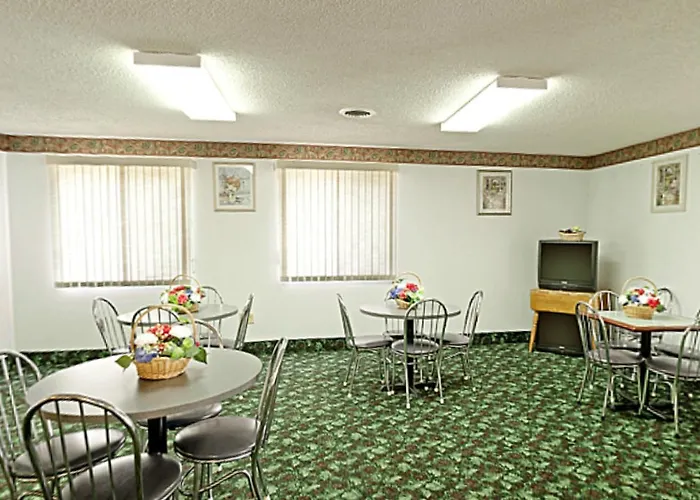Americas Value 2* West Frankfort
