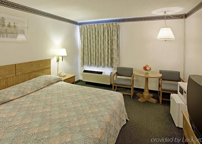 Americas Value 2* West Frankfort