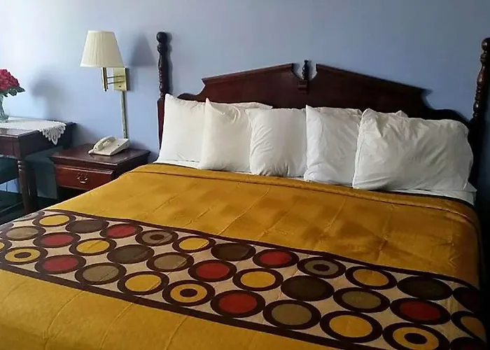Americas Value Hotel 2*